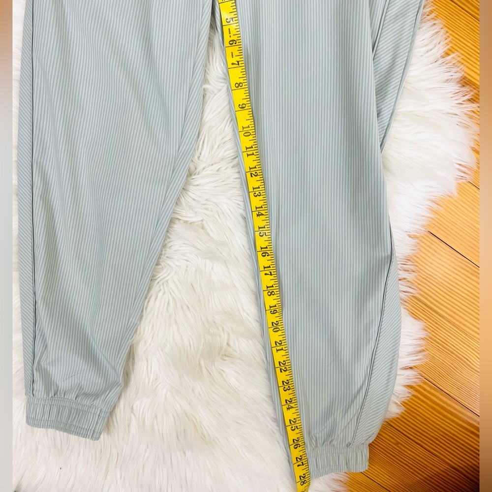 NWT, Athleta Brooklyn Textured Jogger, City Stripe Coast Grey - Picture 12 of 12